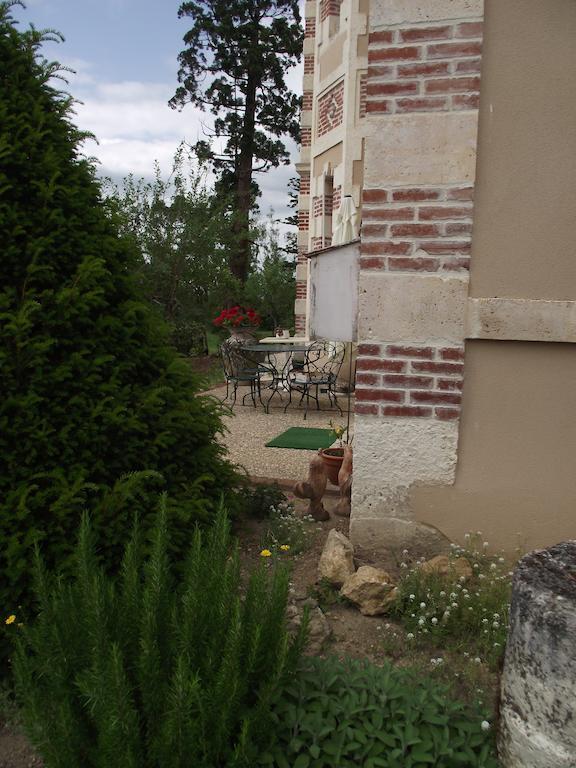 Castel La Bergerie Bed & Breakfast Laglorieuse Exterior photo